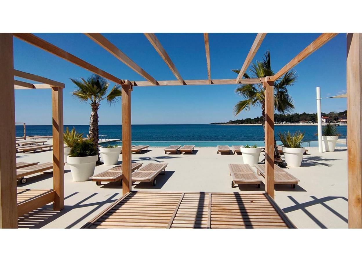 New!!! New Riva Luxury One - With Sunny Terrace & Big Garden Apartment Poreč Exterior foto